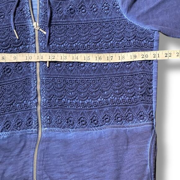 Chico's Zenergy Jacket NWT Size 2 (Large) Becca Kings Navy Washed Crochet Zip - Picture 6 of 7